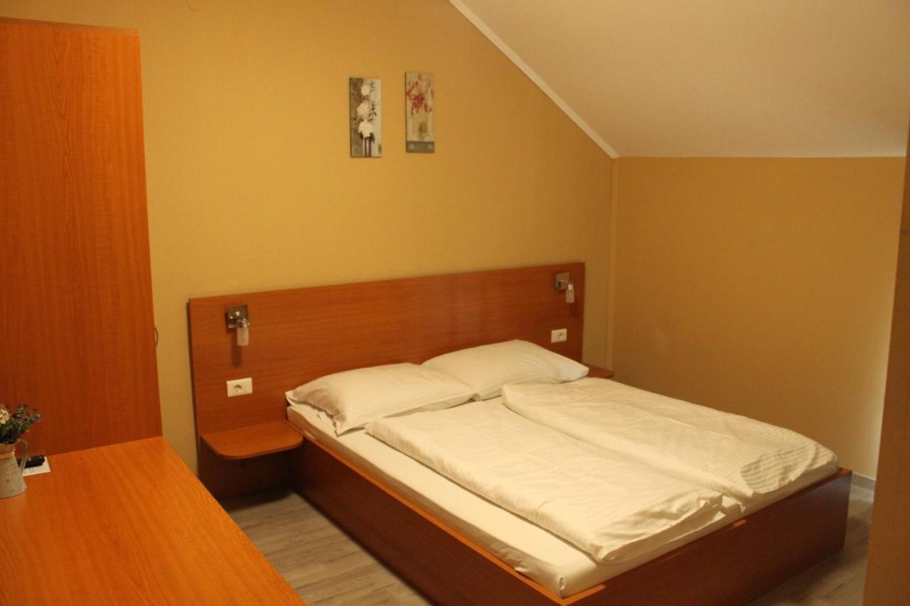 Guesthouse Rezekov Podrum Ястребарсько Екстер'єр фото