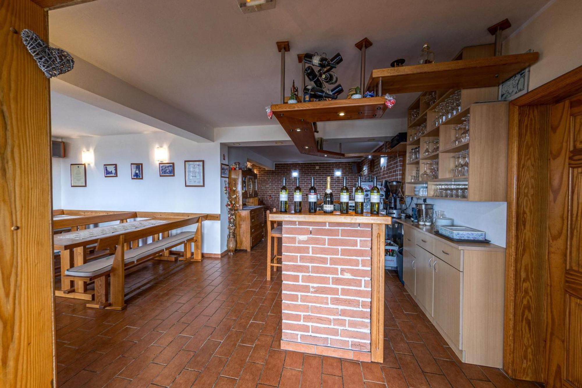 Guesthouse Rezekov Podrum Ястребарсько Екстер'єр фото