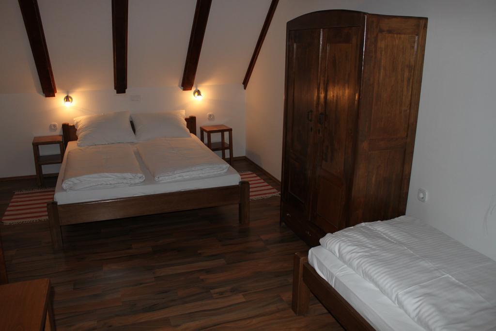 Guesthouse Rezekov Podrum Ястребарсько Екстер'єр фото
